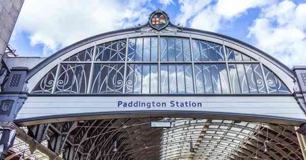 菠萝智能悦读机器人：改变阅读方式的科技创新