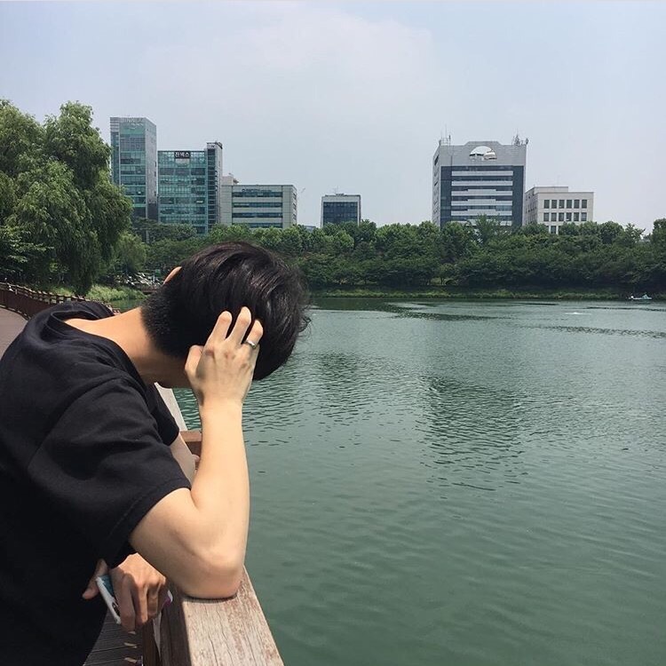 关欢斌军