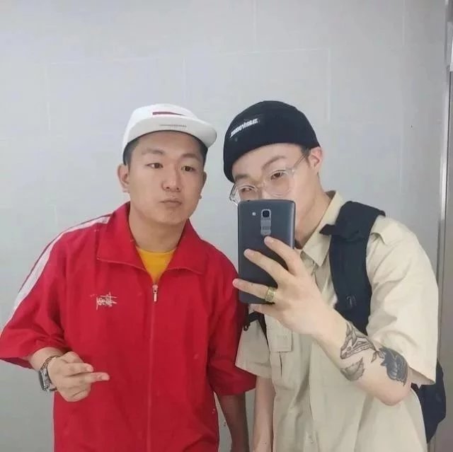 庾河东萱
